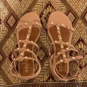 NIB Elegant Gold and Pink Sandals with Chic Design